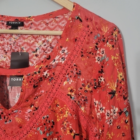 Torrid Orange Floral Bell Sleeve Blouse NWT - Picture 7 of 14